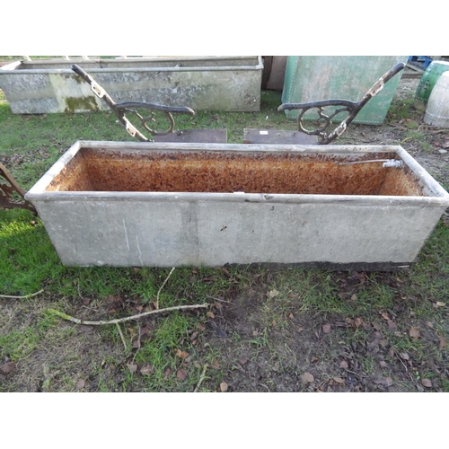 7132 - A galvanised water tank, 61