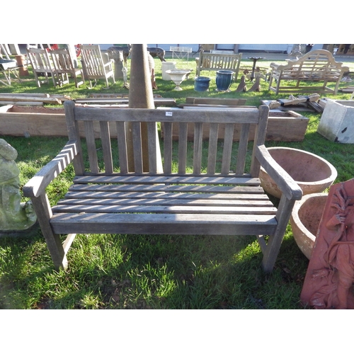 7152 - A 4ft hardwood garden bench