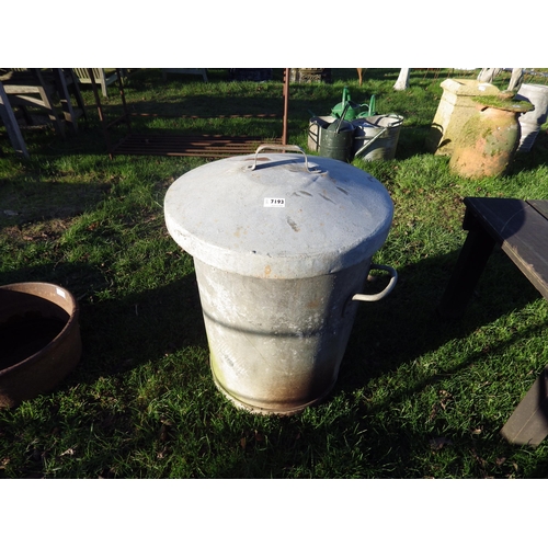 7193 - A galvanised bin with lid