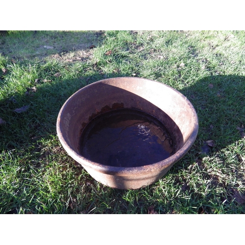 7194 - A cast quenching bowl