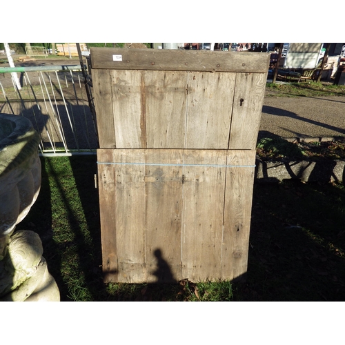 7234 - An oak stable door  (R)  £30