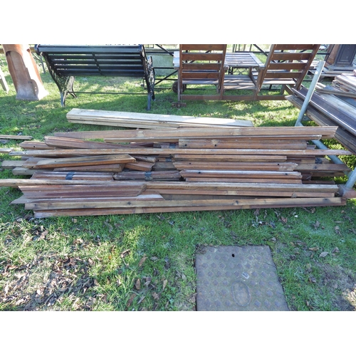 7262 - A quantity of oak window sections