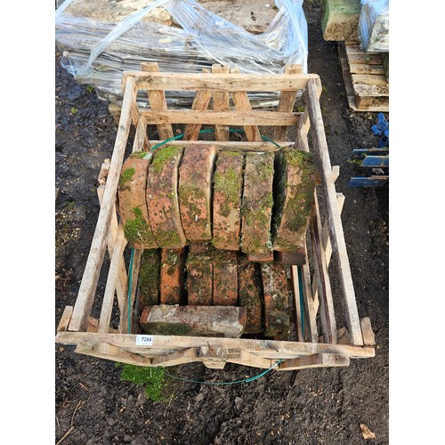 7266 - A pallet of approx 25 reclaimed red half moon coping bricks  (E)  £100-150