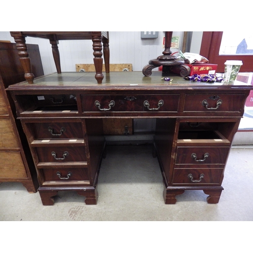 2068 - A reproduction mahogany twin pedestal ladies desk with green leather top