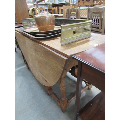 2178 - A 19th Century cherry wood gateleg table   (R) £200