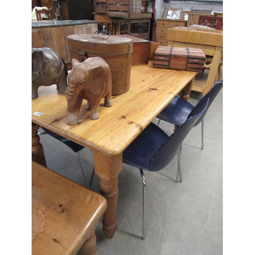 2208 - A pine kitchen table   (R) £40