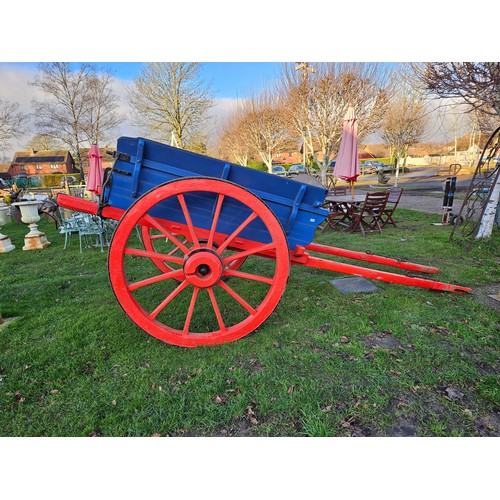 7362 - A vintage wooden body, two wheel, tipping tumbril