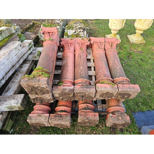 7363 - A set of 10 cast iron gun barrel and foliate pillars, 6 x 39