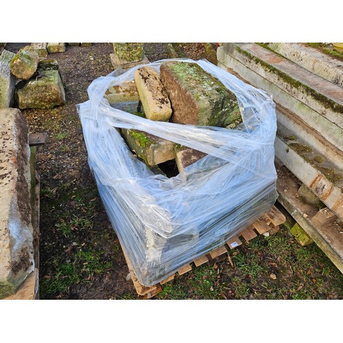 7365 - A pallet of mixed reclaimed stone  (E)  £80-100