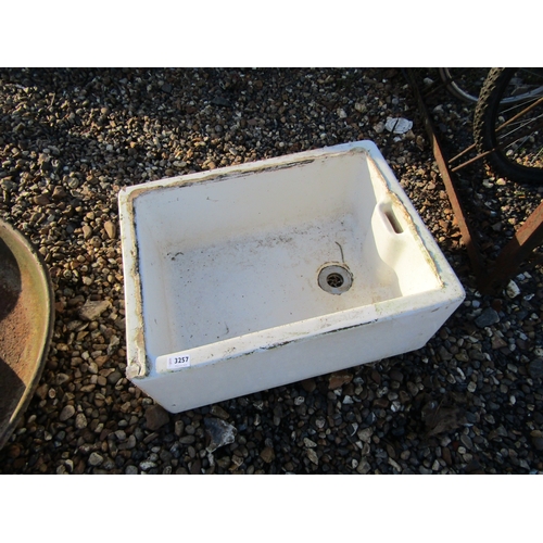 3257 - A Butler sink