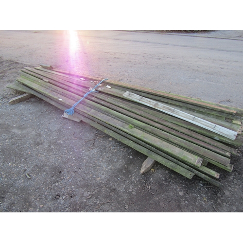 3309 - A quantity of half round rails etc