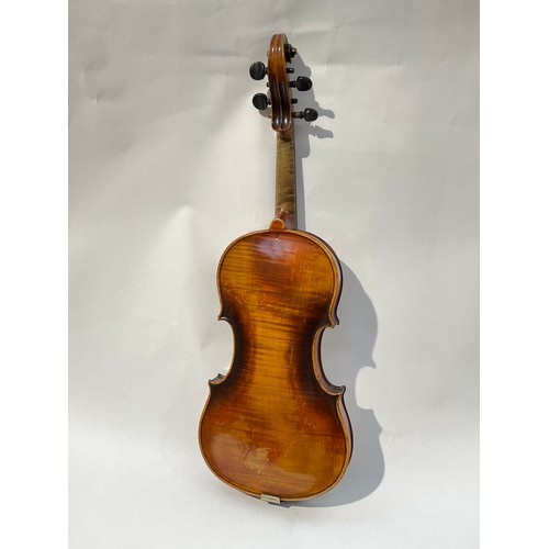 9050 - A 20th Century Francesco Ruggeri full size (4/4) violin, single piece back, 60cm total length, cased