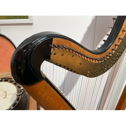 9001 - A Regency harp by I & I Erat of 23 Berners Street, London. Birdseye maple and ebonised frame, brass ... 