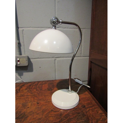 1051 - A white metal desk / table lamp