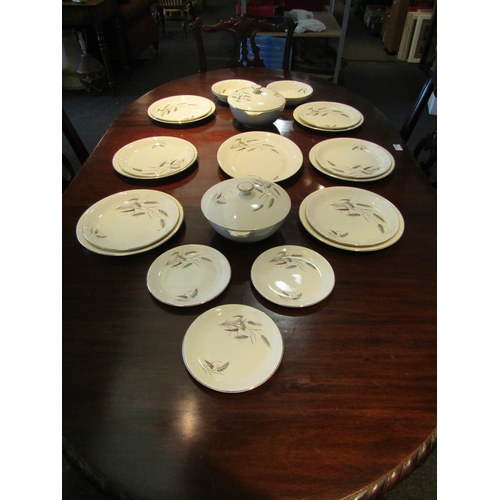 1103 - A 22 piece Alfred Meakin part dinner service in Harvest corn pattern, including serving plate, turee... 