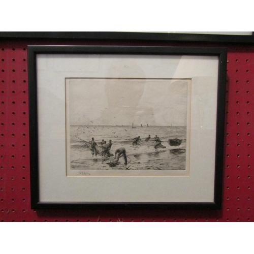 1140 - W.L. WYLLIE: Etching of fishermen landing nets onto th beach, pencil signed, framed and glazed, 15cm... 