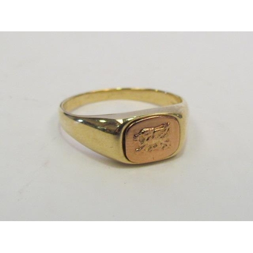 1318 - A Welsh gold Clogan gents signet ring, size W   (R) £200