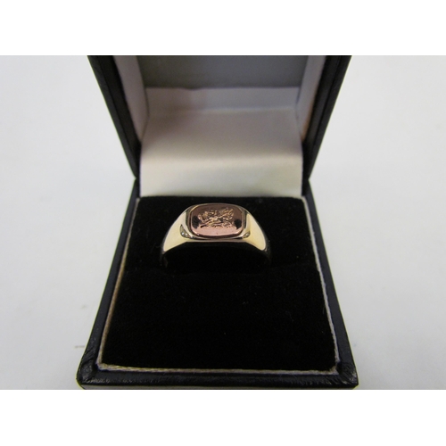 1318 - A Welsh gold Clogan gents signet ring, size W   (R) £200