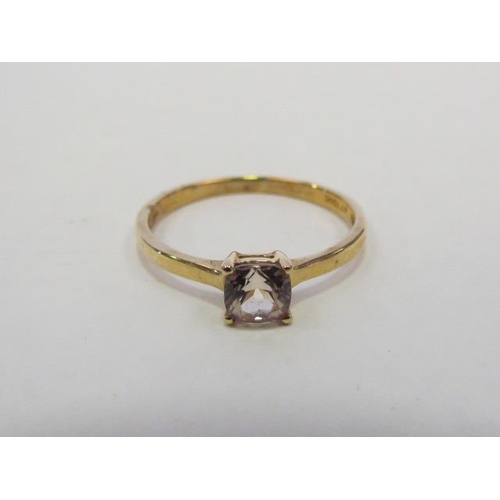 1321 - A 9ct gem set ring approximately 1.8g    (C)