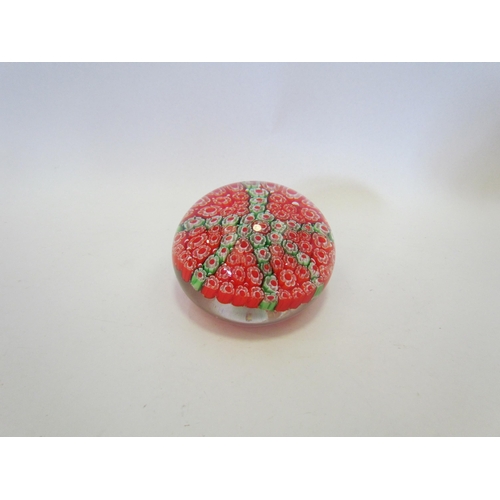 1365 - A Milli flori paper weight in red and green