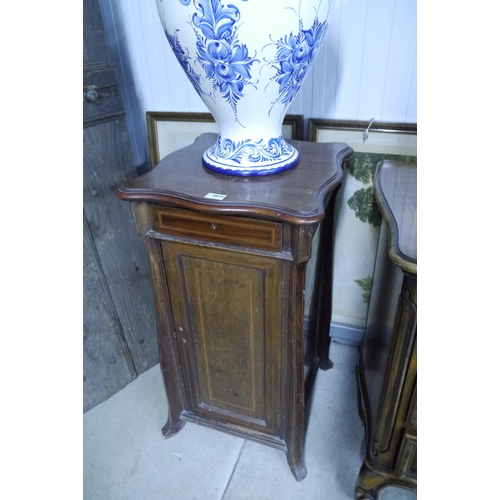 2071 - WITHDRAWN An Edwardian inlaid pot cupboard