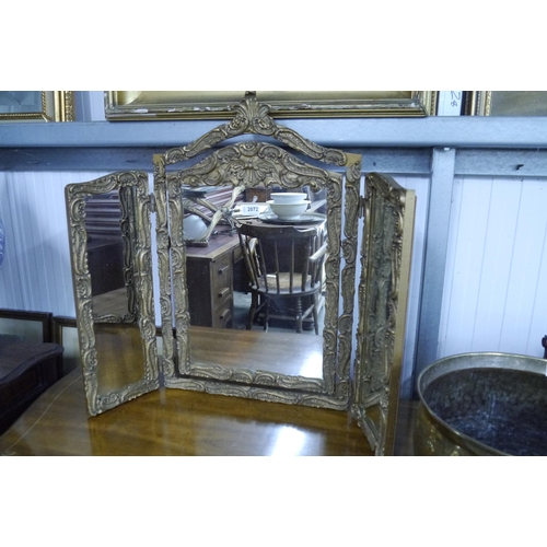 2072 - A mid 20th Century ornate gilt framed triptych mirror