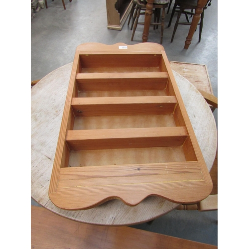 2228 - A pine spice rack