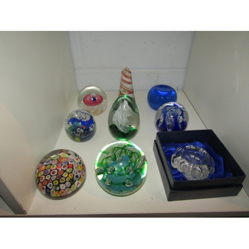 1431 - A collection of glass paperweights including Caithness (18)