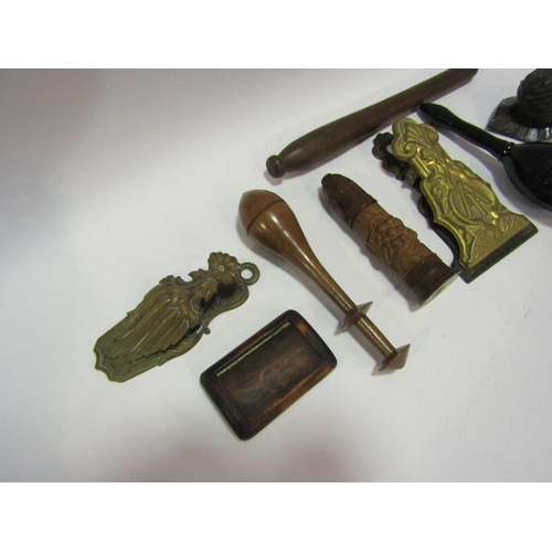 1442 - Four treen sewing tools, wooden snuff box, inkwell and two Victorian brass paper clips (8)