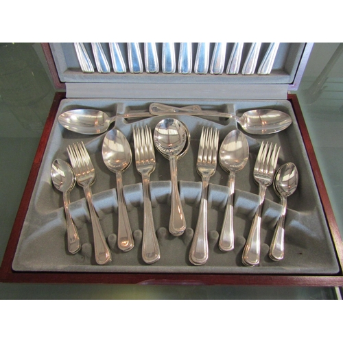 1504 - A Viners Traditional Bead 44 piece canteen of cutlery