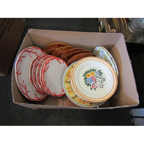 1529 - A box containing mixed plates including 