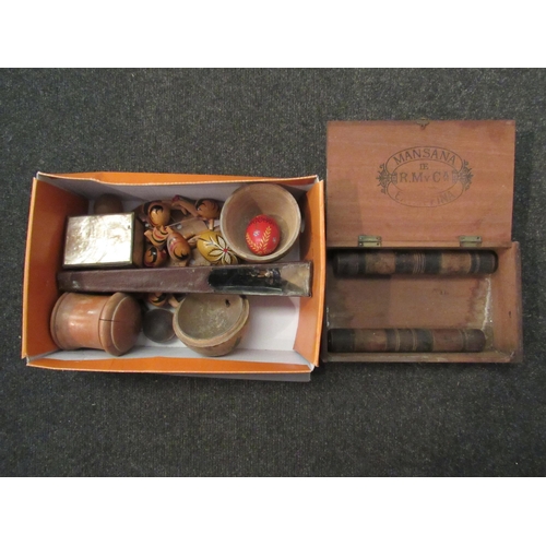 1418 - A small box of wood/treen items including Mansana box