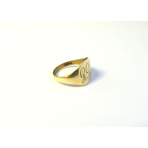 9179 - A 9ct gold signet ring monogrammed R.P.C. Size R, 3.5g