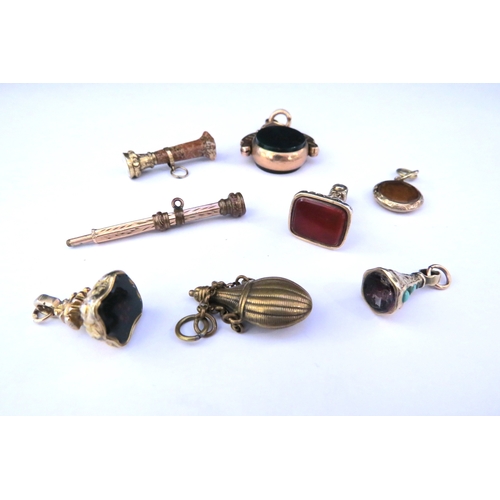 9312 - Various fobs and seals including 9ct gold cornelian and bloodstone swivel fob