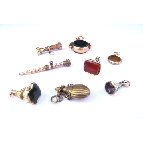 9312 - Various fobs and seals including 9ct gold cornelian and bloodstone swivel fob