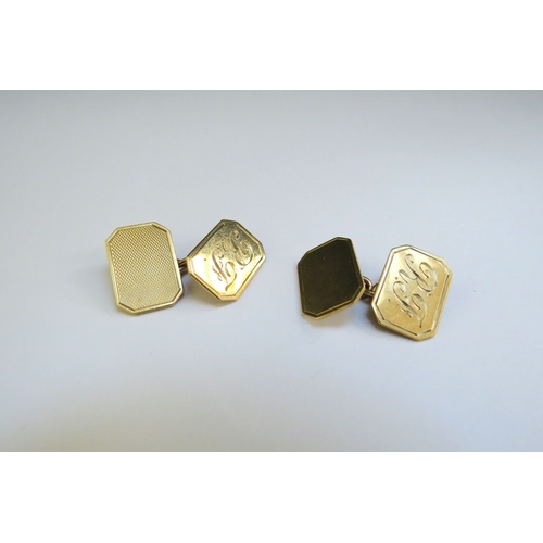 9328 - A pair of 9ct gold cufflink's, 7.3g