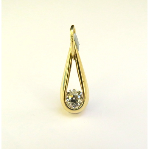 9022 - A gold pendant set with a 0.70ct approx diamond, 4.4g