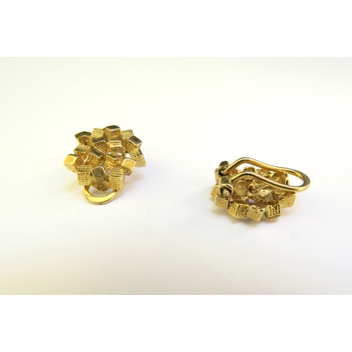 9020 - WITHDRAWN: A pair of 9ct gold clip-on earrings, 4.3g