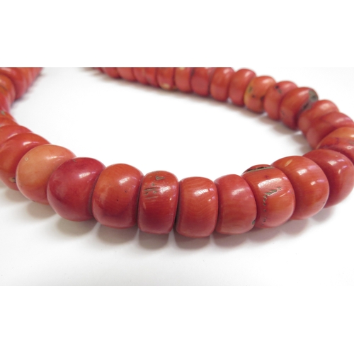 9096 - A coral necklace, 40cm long with extender  (R)  £100