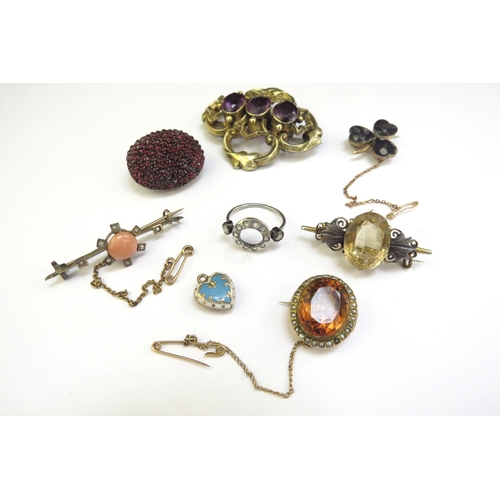 9238 - Various Victorian and later brooches etc including 9ct gold clover brooch, coral and seed pearl, ena... 