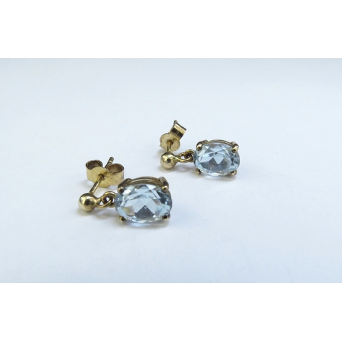 9186 - A pair of aquamarine drop earrings, 1.4cm drop, 1.7g