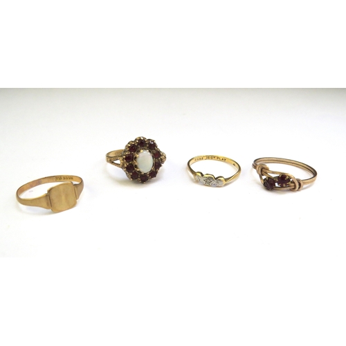 9065 - Four various rings including two 9ct gold examples and an 18ct gold/Plat example (worn) 6.3g total