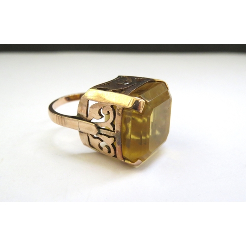 9211 - A square cut citrine ring, 18mm x 18mm. Size I, 12.1g