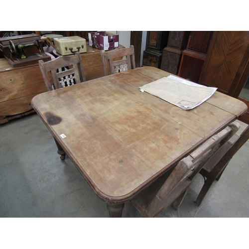 2232 - A Victorian mahogany dining table top a/f 120 x 140cm