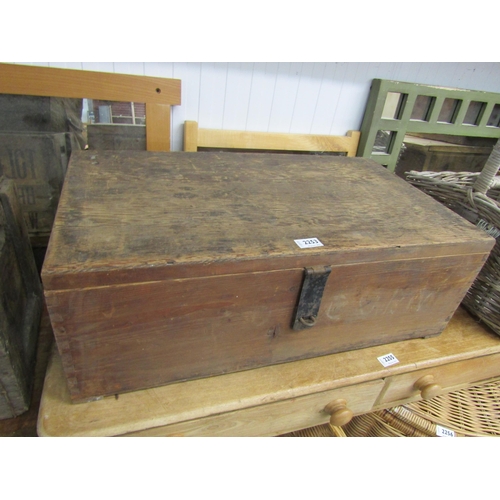 2253 - A pine tool box stamped GRV1 1942   (R)  £35