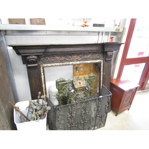 2088 - A Victorian style fire-place surround   (R)  £70