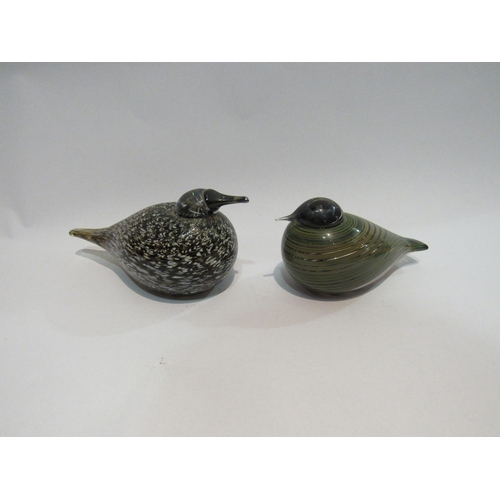 4315 - Two Iittala studio glass birds, one signed O Toikka Nuutajärvi (13cm length), the other indistinctly... 