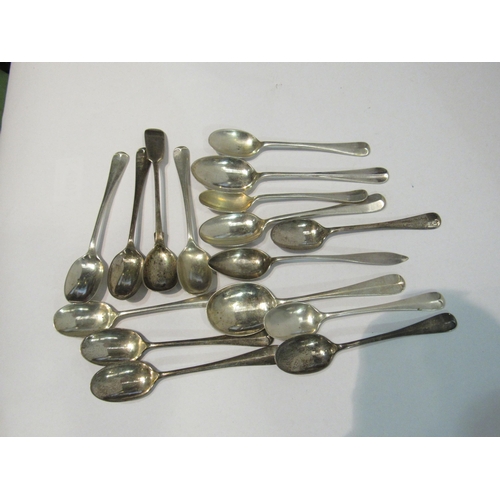 4324 - Sixteen assorted silver teaspoons