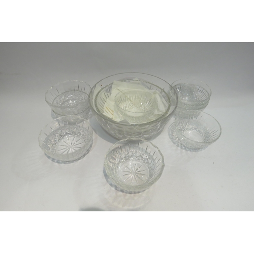 4434 - A collection of Edinburgh crystal dessert bowls, small and large        (E) £15-25