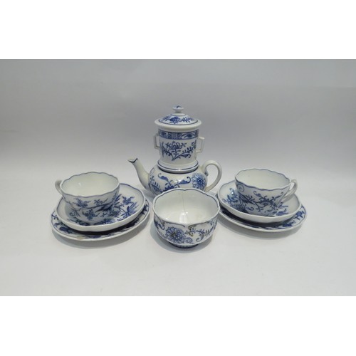 4081 - A Villeroy & Boch, Dresden, blue and white teapot with infuser, two cups, two saucers, two plates an... 